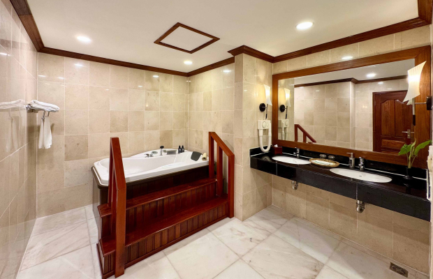 Presidential Suite with Balcony